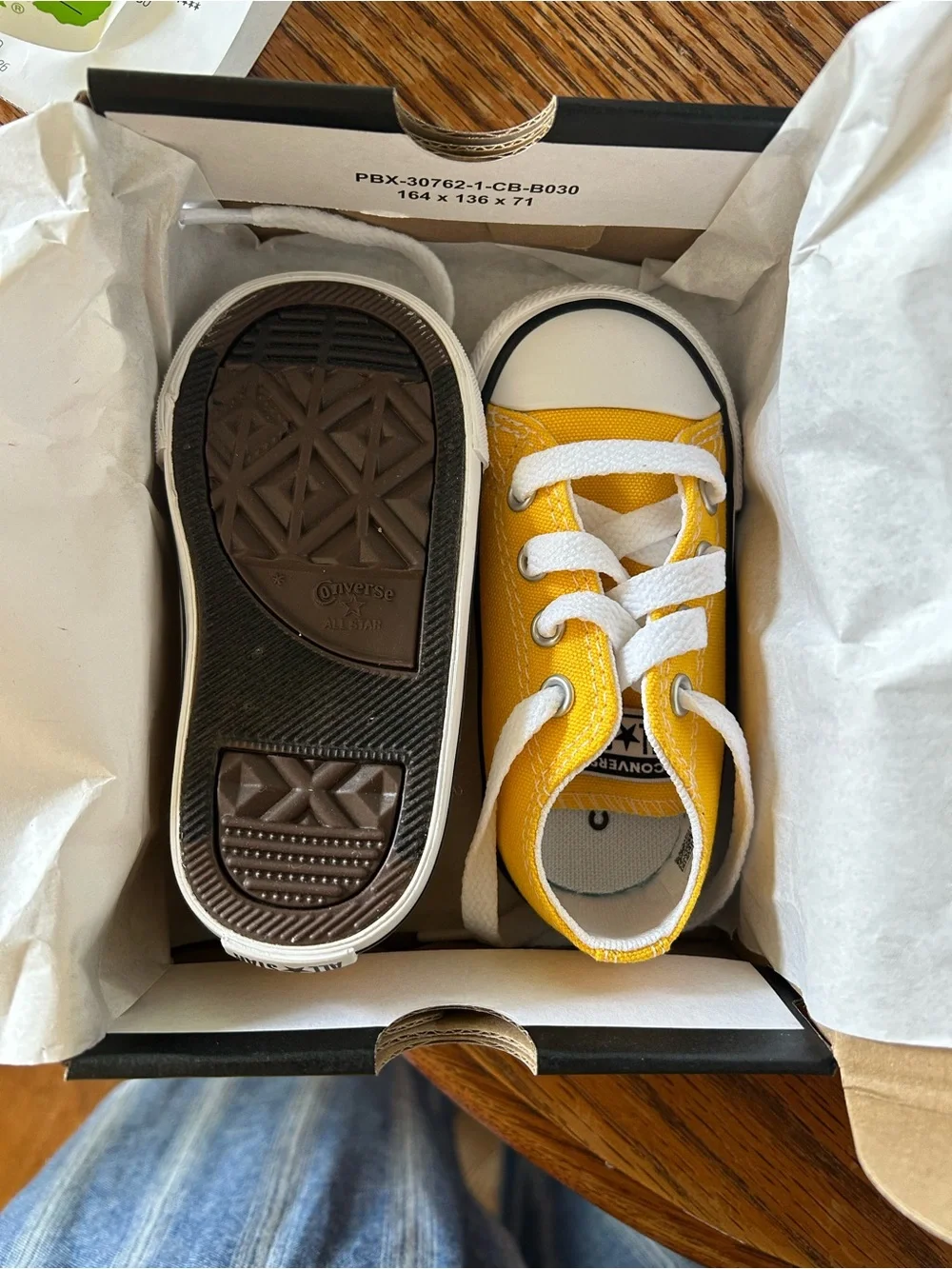 NIB Converse infant size 5 Chuck Taylor All Star Low Top Sneakers - lemon chrome